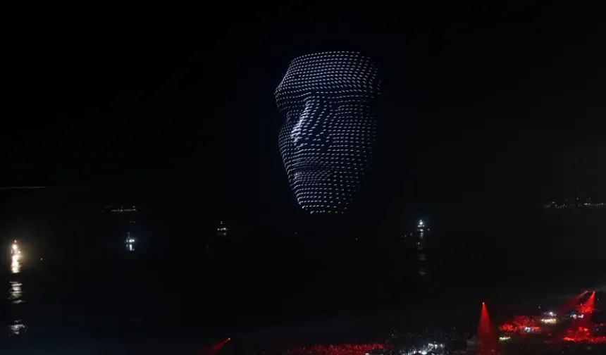 Karadağ'da yılbaşı gösterisinde 600 dron yere düştü