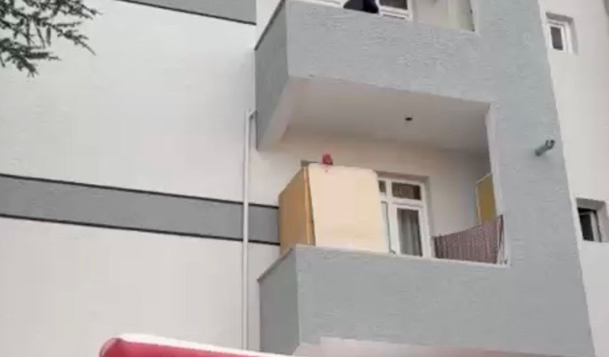 Bursa teslim olmamak için kendini balkona kilitledi, olay çıakrdı