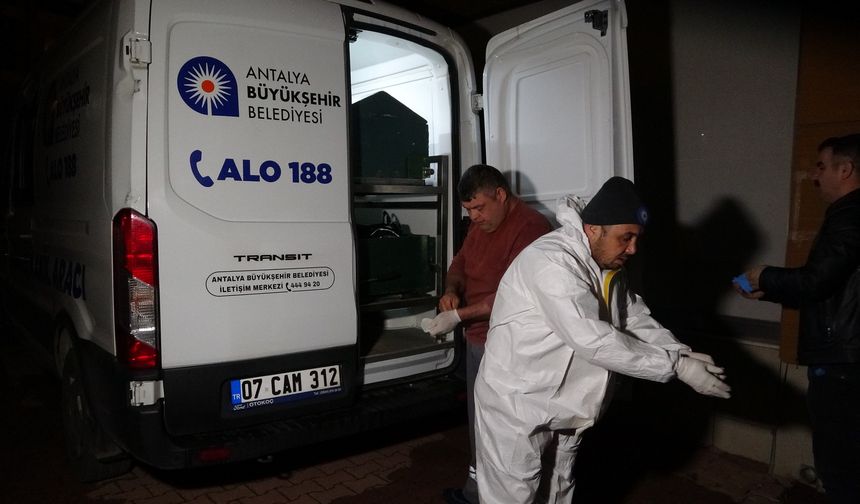 İnternette tanıştığı genç tarafından bıçaklanarak öldürüldü