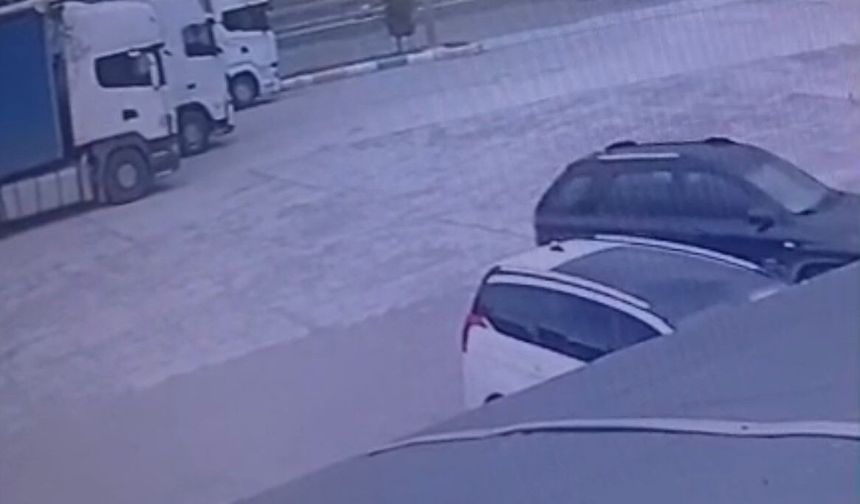 El frenini çekmeyi unuttuğu aracını durdurmaya çalışırken öldü