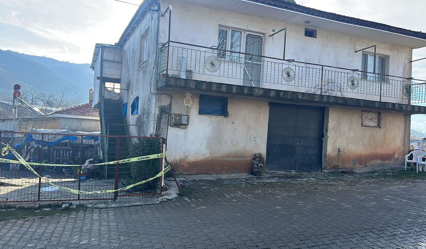 Manisa'da boşanma aşamasındaki eşini ve ailesini katletti