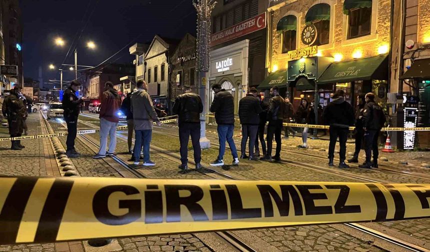 Kocaeli'de eğlence mekanına silahlı saldırı: 2 ölü, 3 yaralı
