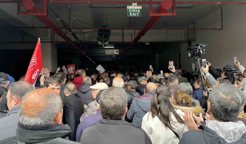 Bursa Büyükşehir Belediye'sinde, seçim öncesi büyük gerginlik