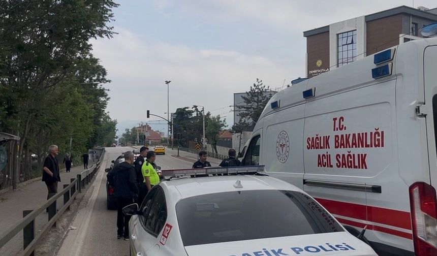 Bursa'da alt geçit yerine yolu kullanan yayaya otomobil çarptı