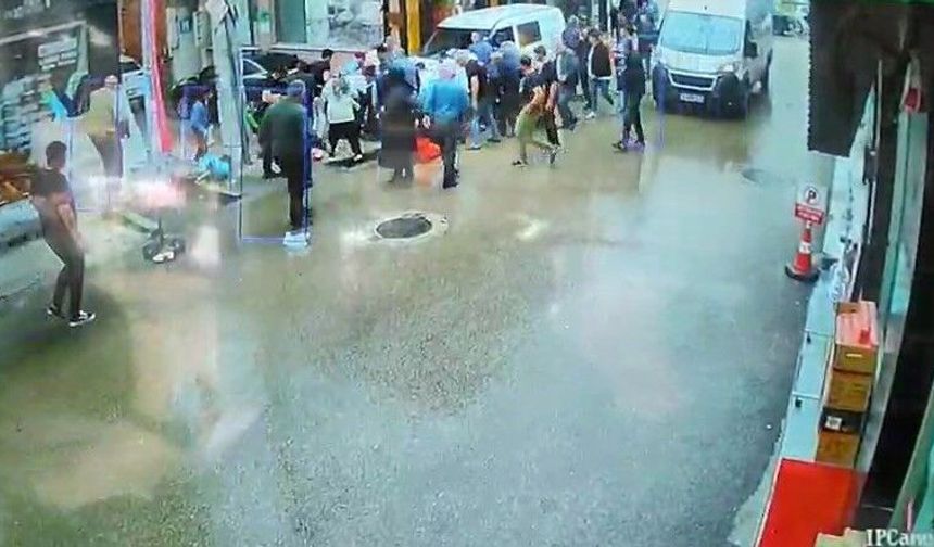 Bursa Çirişhane'de araç dehşeti!! Yayaların arasına daldı