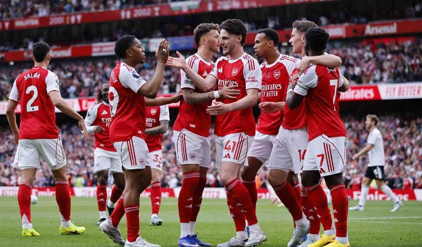 Premier Lig'de 22 yıl aradan sonra şampiyon Arsenal