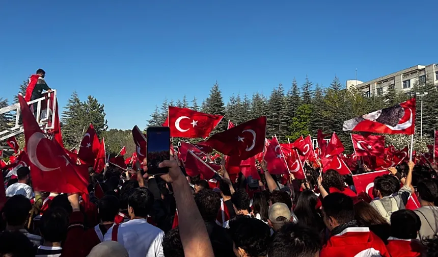 ODTÜ'de Türk bayrağı açan öğrencilere saldıran 6 kişi gözaltına alındı
