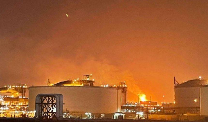 Katar'da doğal gaz tesisinde patlama: 54 yaralı, 18 kayıp