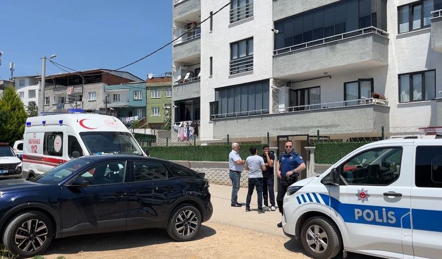 Bursa Güneştepe'de eşini, çocuğunun yanında öldürdü