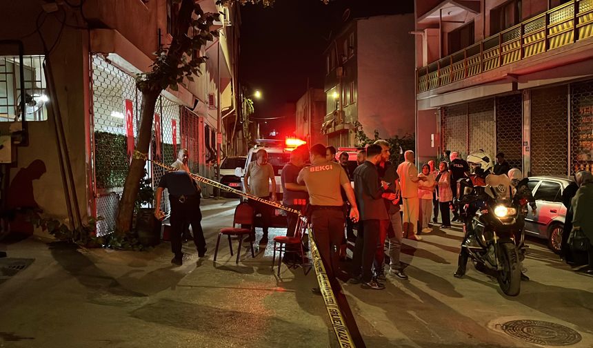 Kahve masasında başlayan tartışma kanlı bitti: 2 yaralı