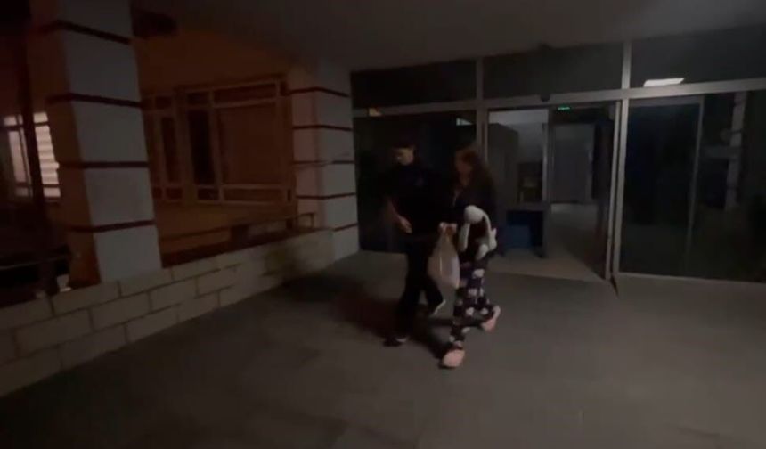 Gördüğü rüyadan etkilenen genç kız, annesini öldürdü