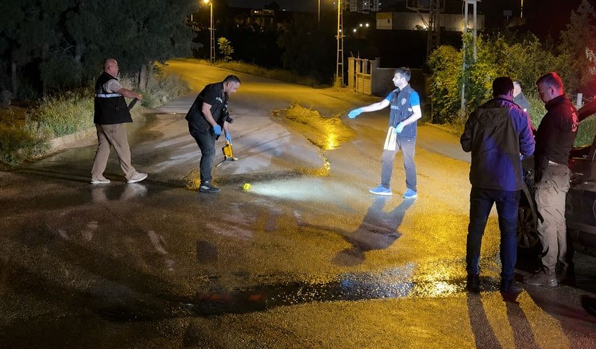 Bıçaklı kavgada kan aktı: 2 arkadaş ağır yaralandı