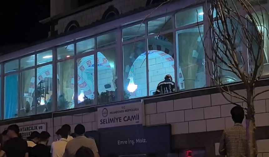 Erzurum'da bir şahıs, camide asılı halde bulundu