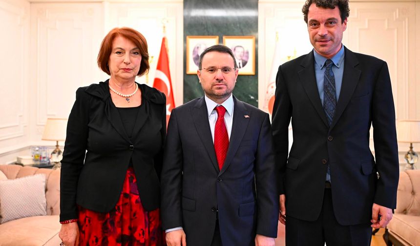 Adalet Bakanı Gürlek, Uğur Mumcu'nun ailesi ile bir araya geldi