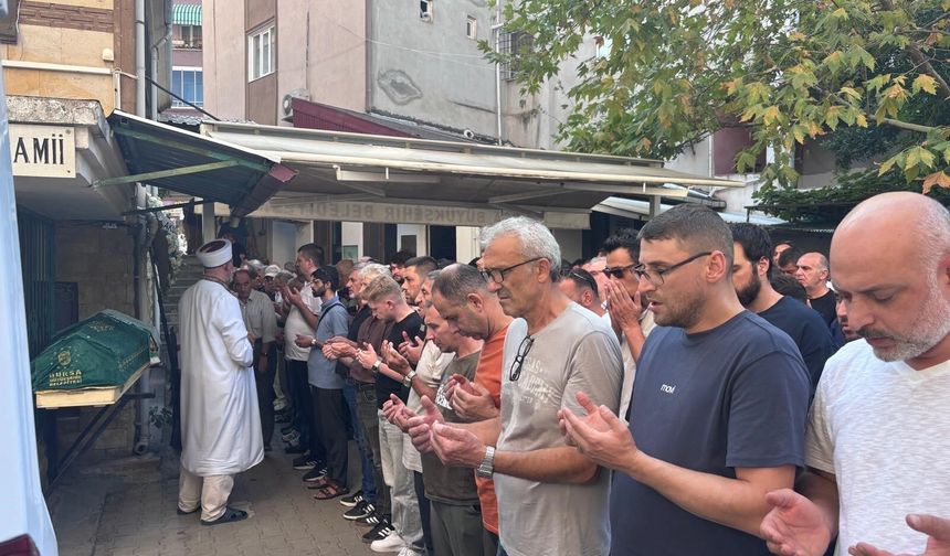 İznik Gölü'ne düşen genç hayatını kaybetti