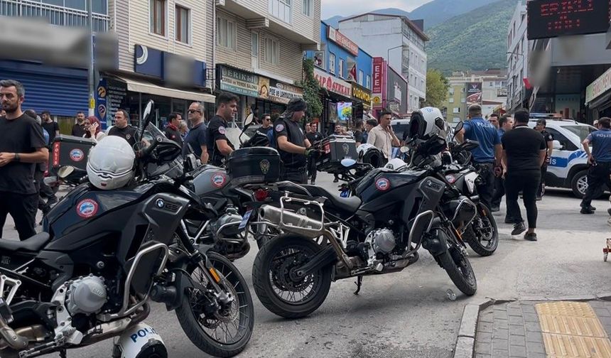 Bursa'da akraba kavgası!! Ortalık savaş alanına döndü
