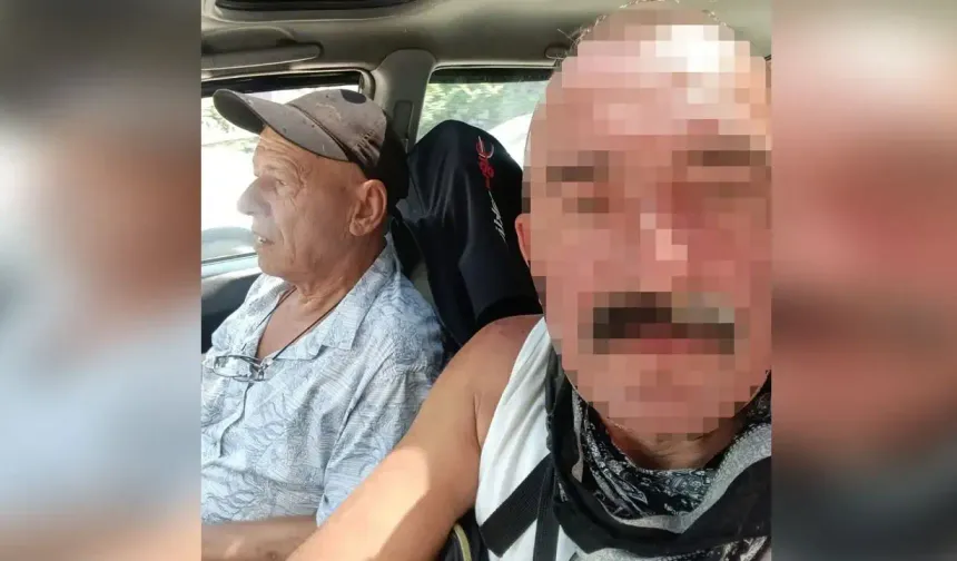 Ev arkadaşını kafasını çekiçle ezerek öldürdü