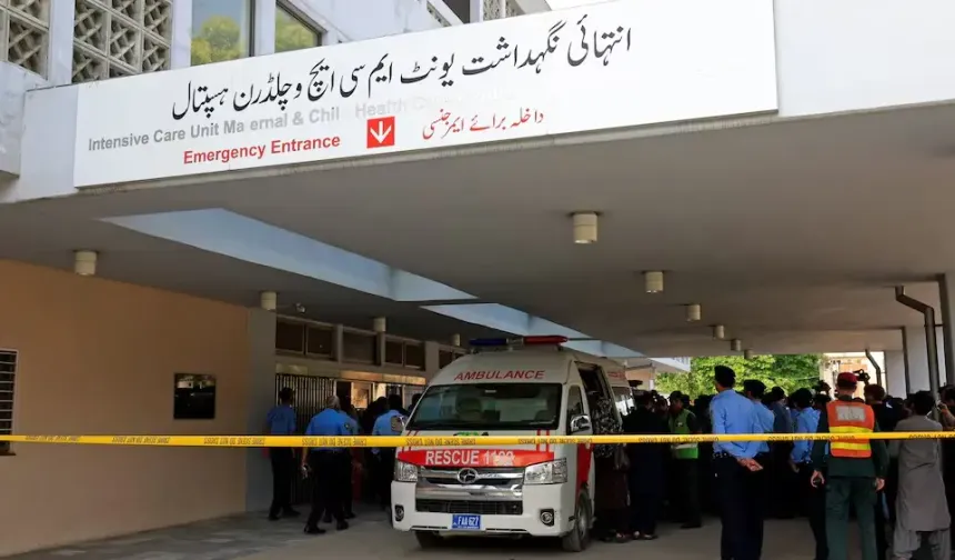 Pakistan'da hastane yangını: 15 bebek hayatını kaybetti