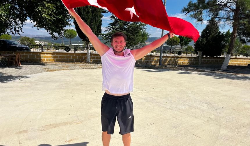 Almanya'dan Denizli Buldan'a koşarak 53 günde ulaştı