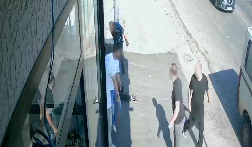 Bursa'da eşiyle yürürken silahlı saldırıya uğradı