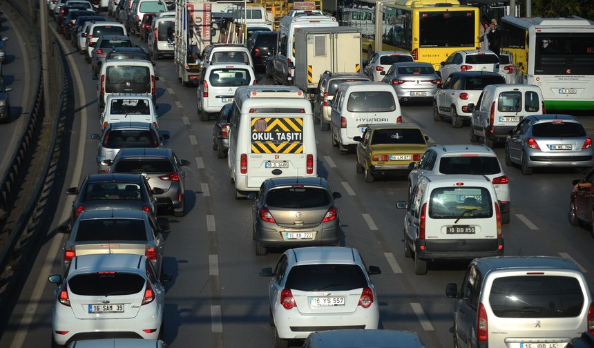 Bursa'da bir zamda okul servislerine
