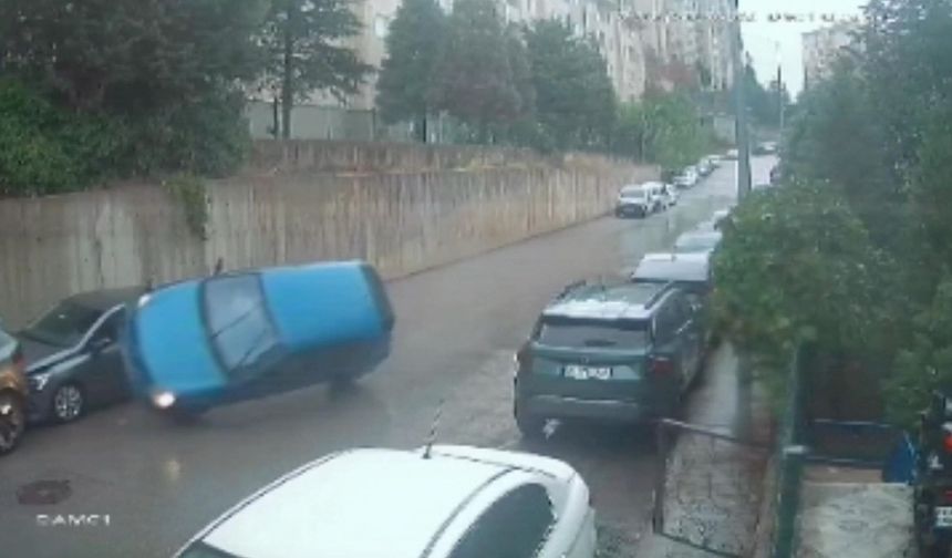 Bursa'da kontrolden çıkan araçtan korkutan kaza