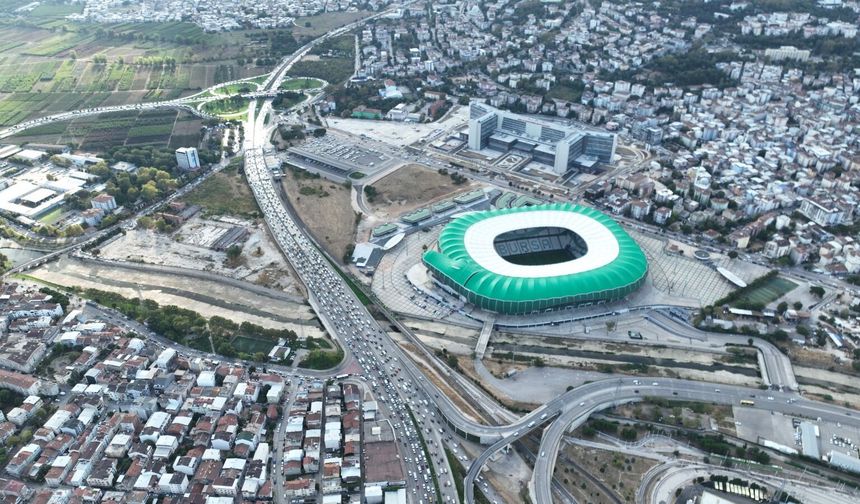 Bursa’da okullar açıldı, korkulan trafik yoğunluğu oluşmadı