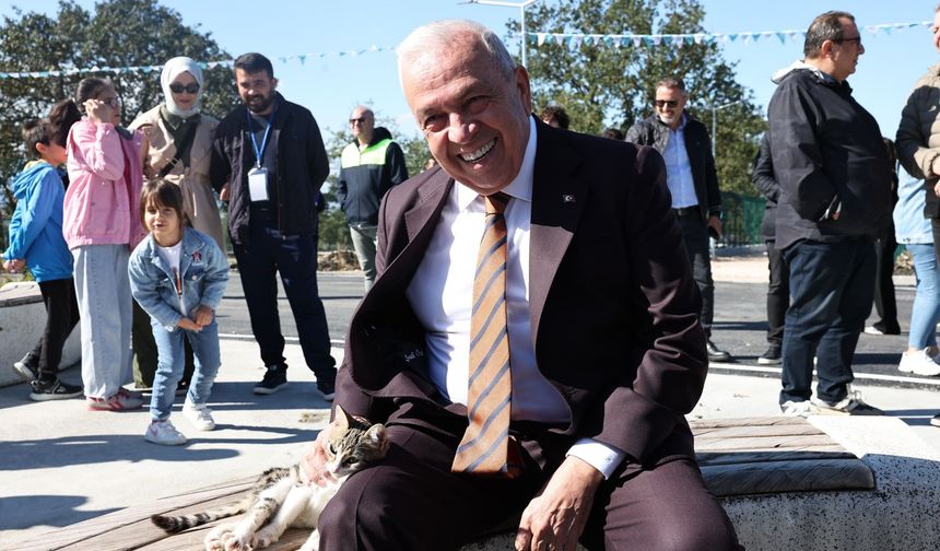 Nilüfer'de sahipsiz hayvanlar için 'Umut Ağacı' açıldı