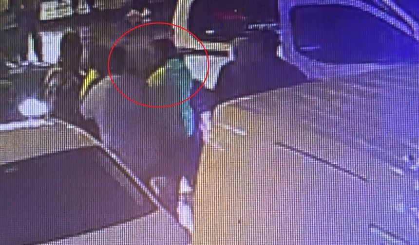 Bursa'da park halindeki araca çarptı, polise kafa attı