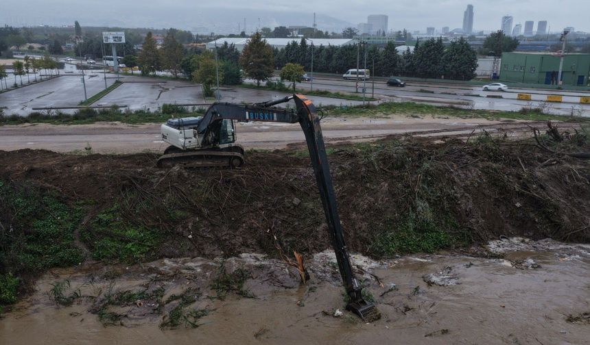 Büyükşehir'den Bursa'da yoğun yağış mesaisi: 645 olaya müdahale