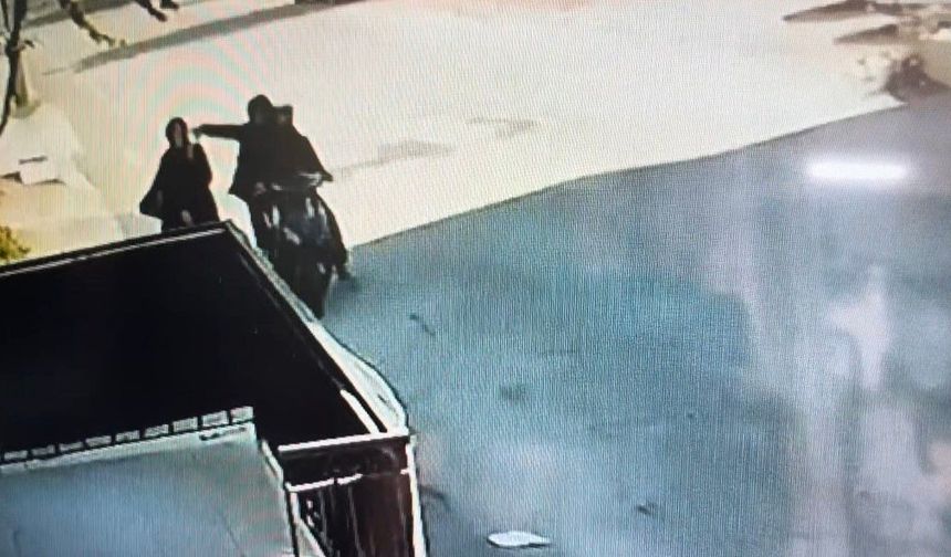 Bursa'da telefonla konuşurken kapkaça uğradı