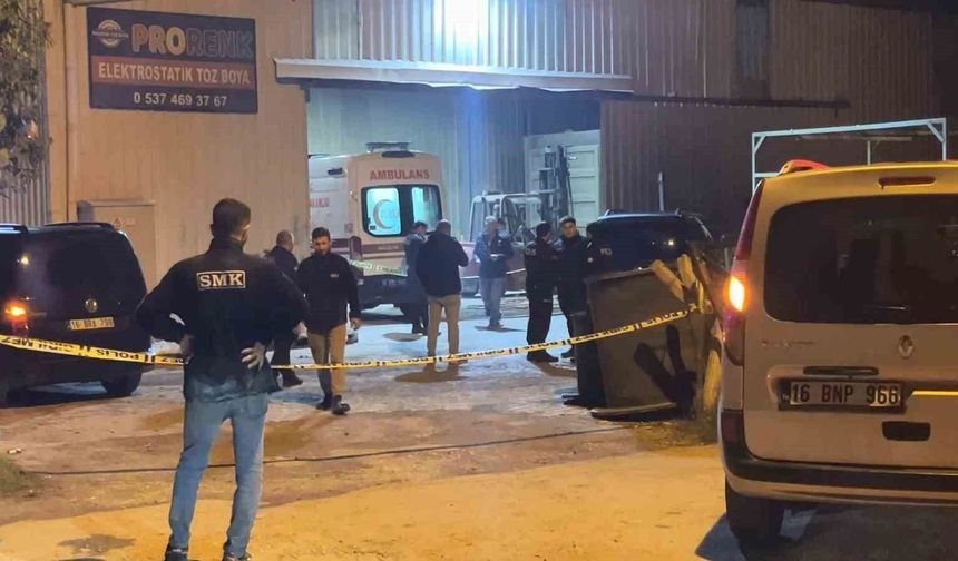 Demir bloğun altında kalan 24 yaşındaki genç hayatını kaybetti