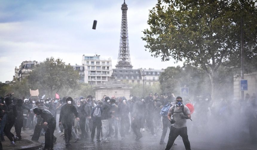 Fransa'da öğrenci protestoları 3 haftadır devam ediyor