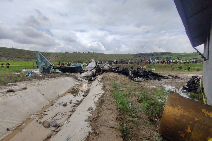 Nepal'de Uçak Kaza Yaptı: 18 Kişi Öldü!