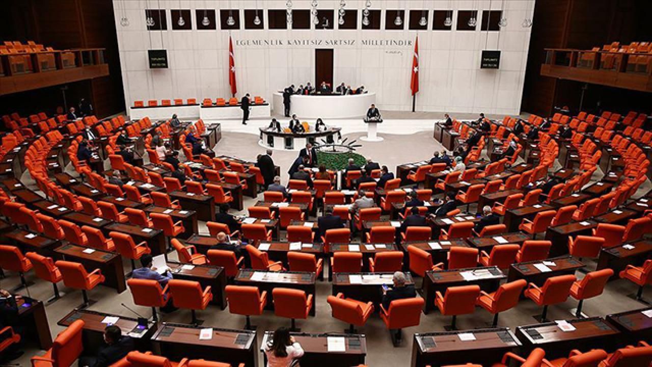 POLİTİKA