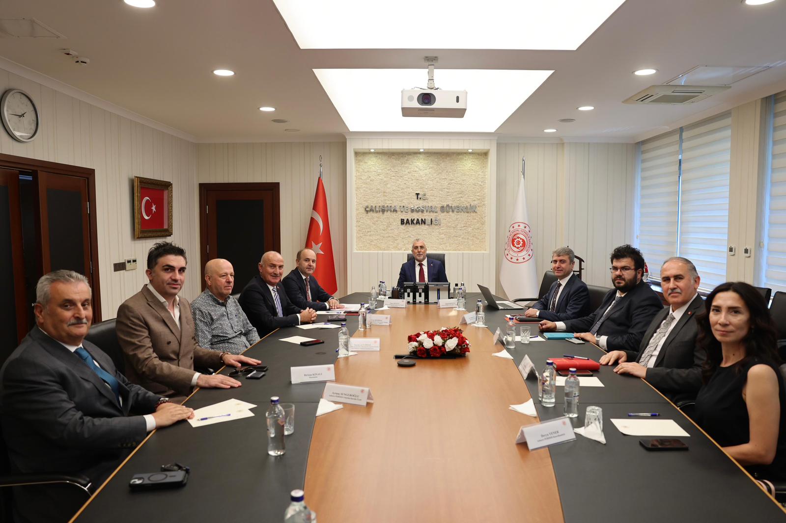 Tpf Heyeti, Çalışma Ve Sosyal Güvenlik Bakanı Vedat Işıkhan'ı Ziyaret Etti.