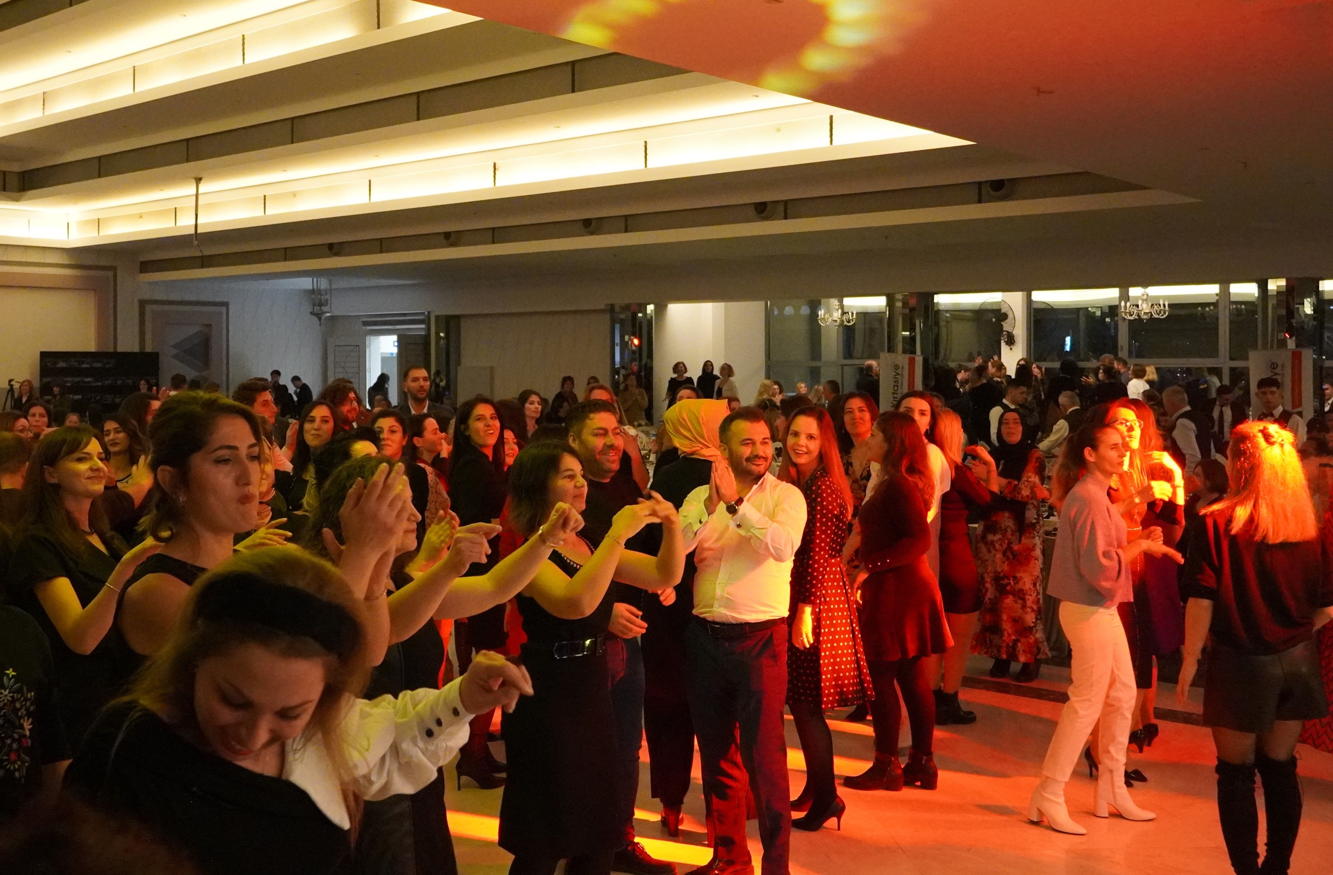 Öğretmenler 24 Kasım'da Nev-i Çeşni'de Eğlenecek