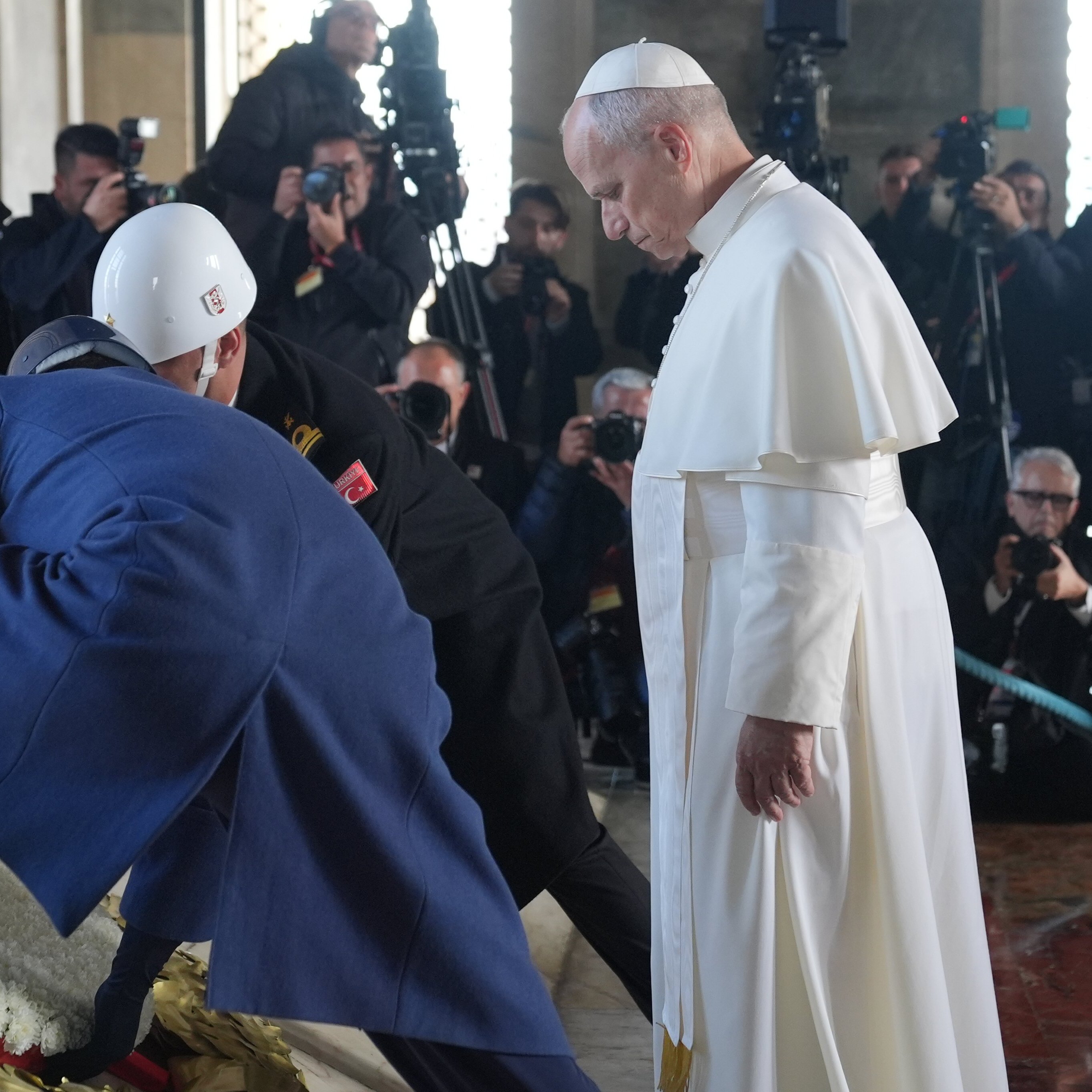 G6Wd J O4 W U A Azhh T