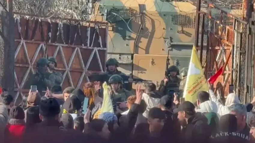 Cumhurbaskanligindan Turk Bayragina Saldiri Aciklamasi J2N4