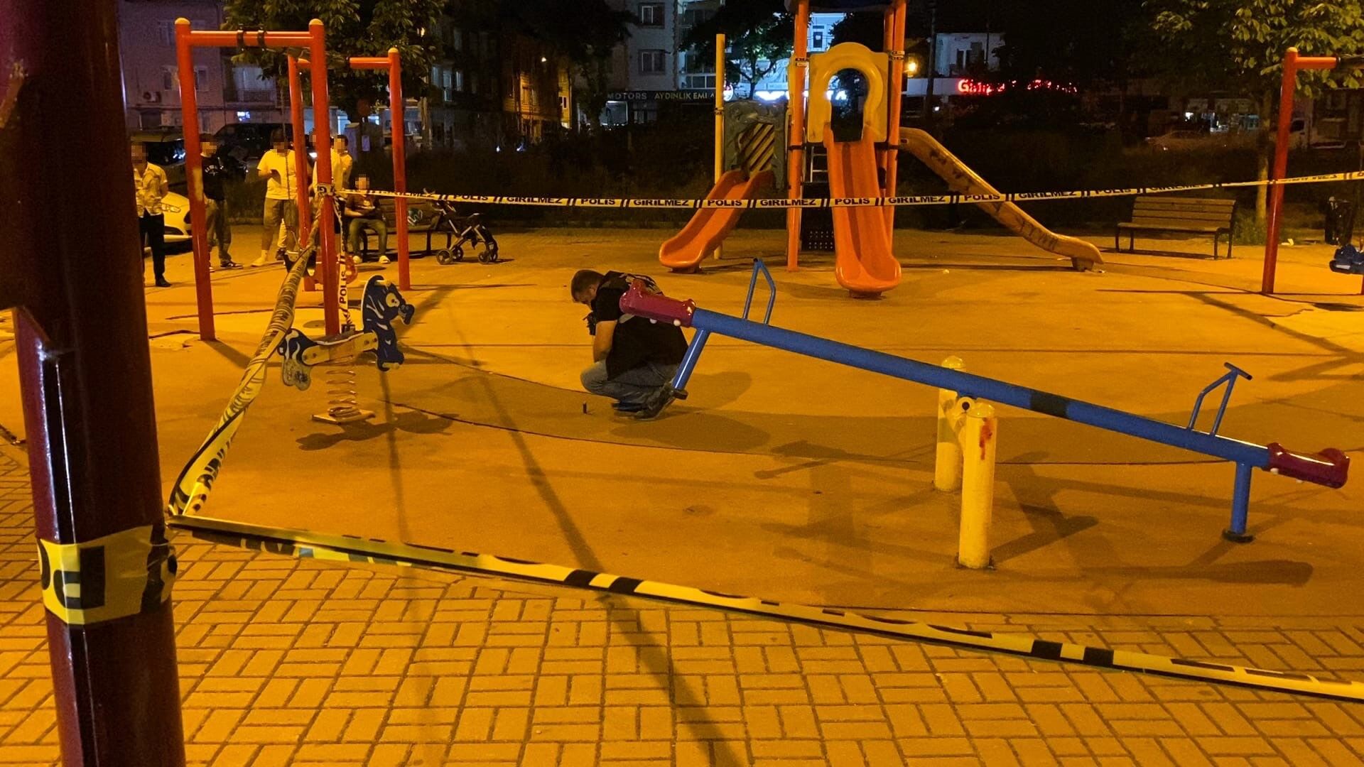 Bursa'da parktaki gençlere silahla saldırı: 10 yaralı