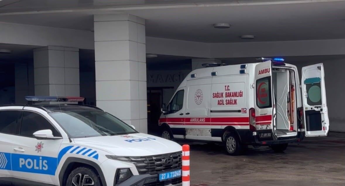Karne günü bıçaklanan 10'uncu sınıf öğrencisi ağır yaralandı