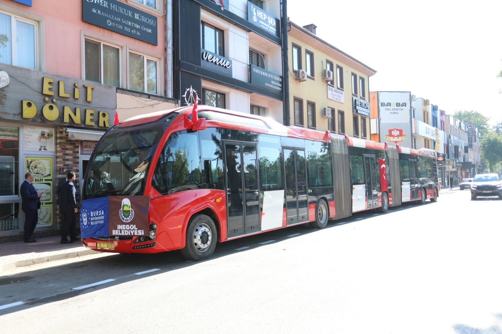 Bursa'nın metrobüsü ilk kez görücüye çıktı