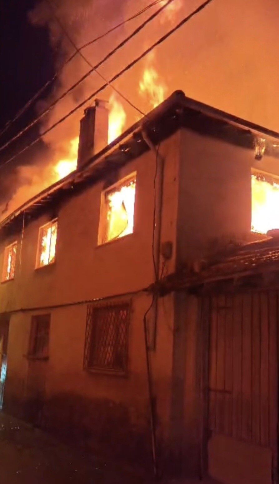 Bursa’da 2 katlı evde çıkan yangında feci ölüm