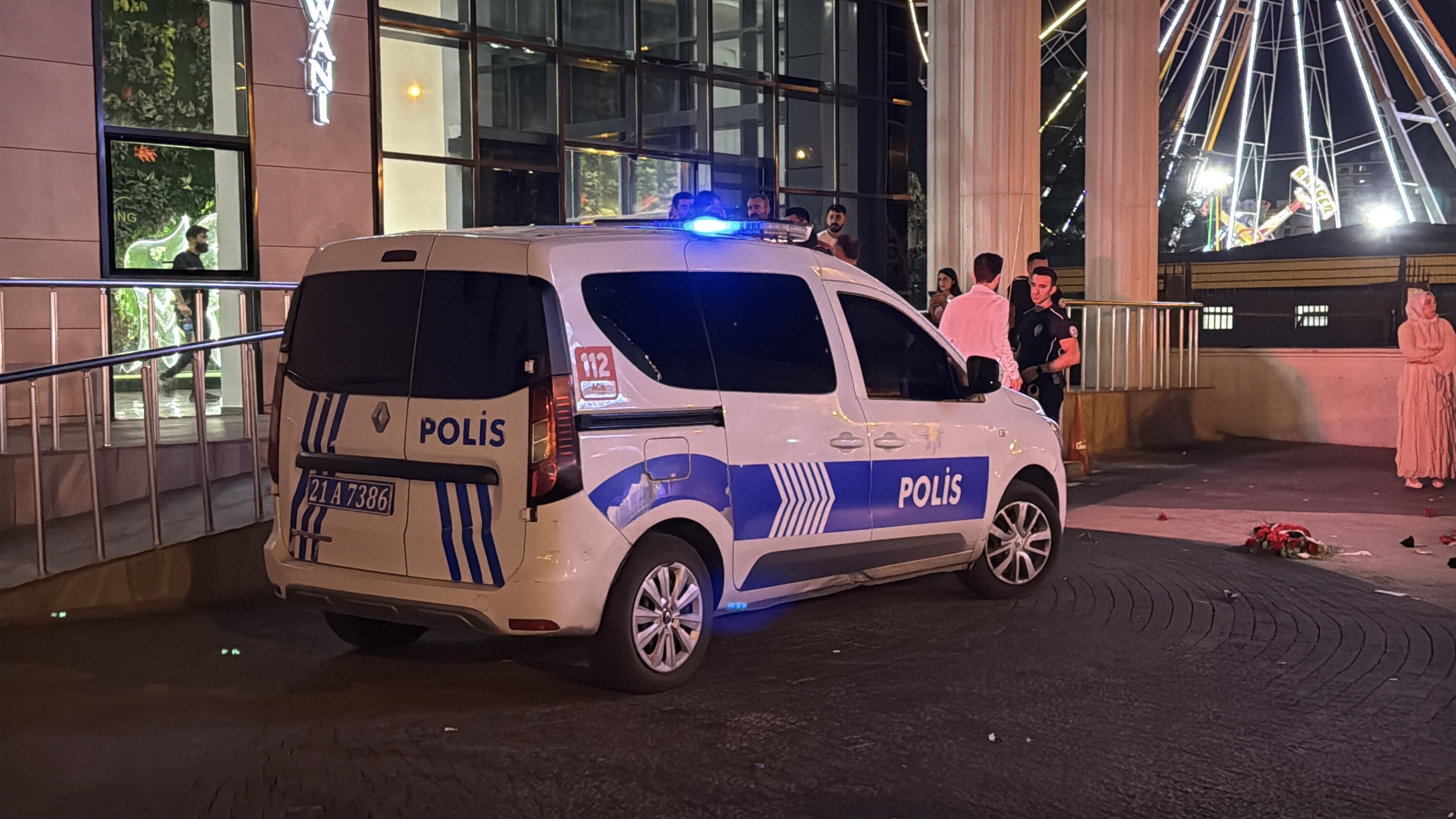 Düğün salonunda iki taraf arasında kavga: 5 yaralı