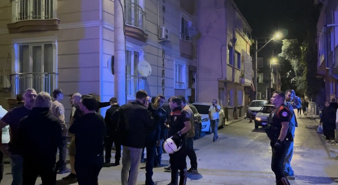 Bursa'da bir garip kavga: Silahı çekip yanlışlıkla kendini vurdu