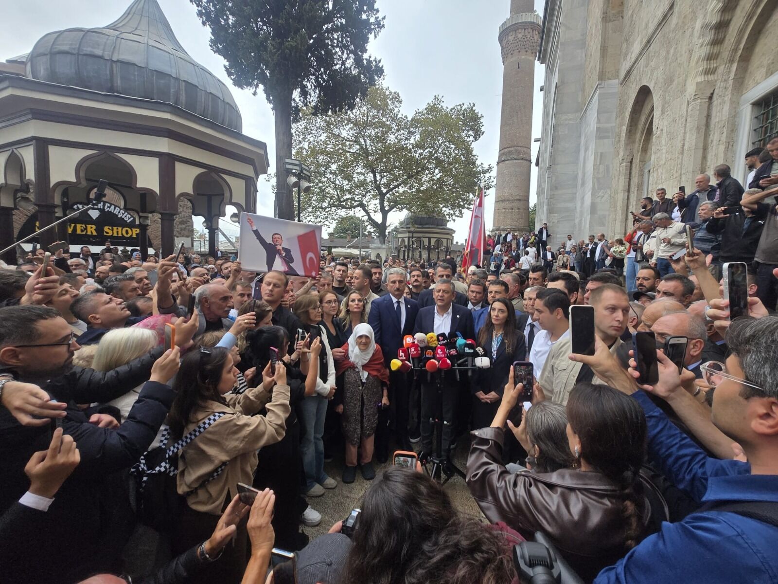 Özgür Özel Bursa'da!! Esnaf ve vatandaşlarla buluştu