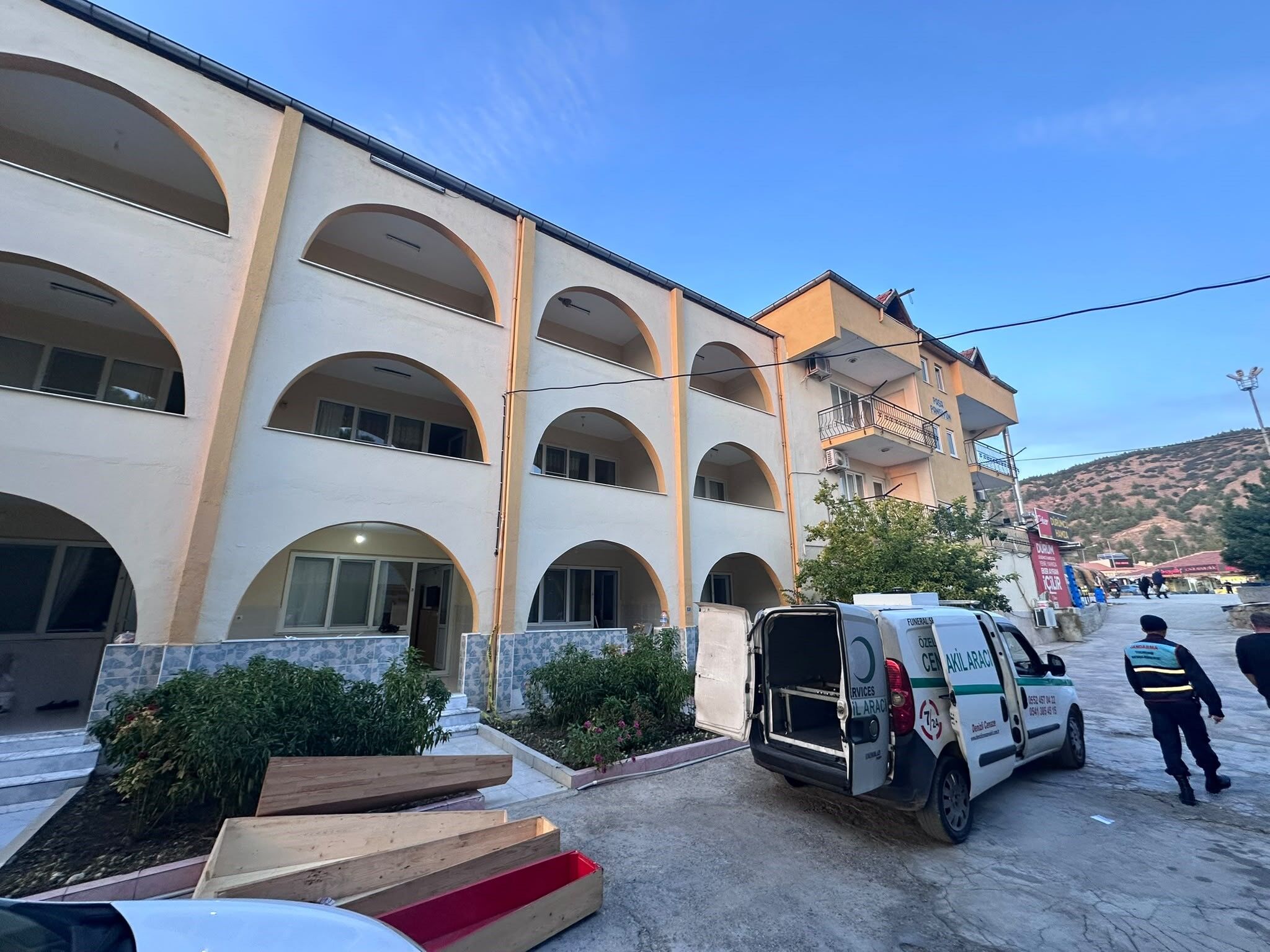 Yaşlı çift şifa bulmak için girdikleri pansiyonda ölü bulundu