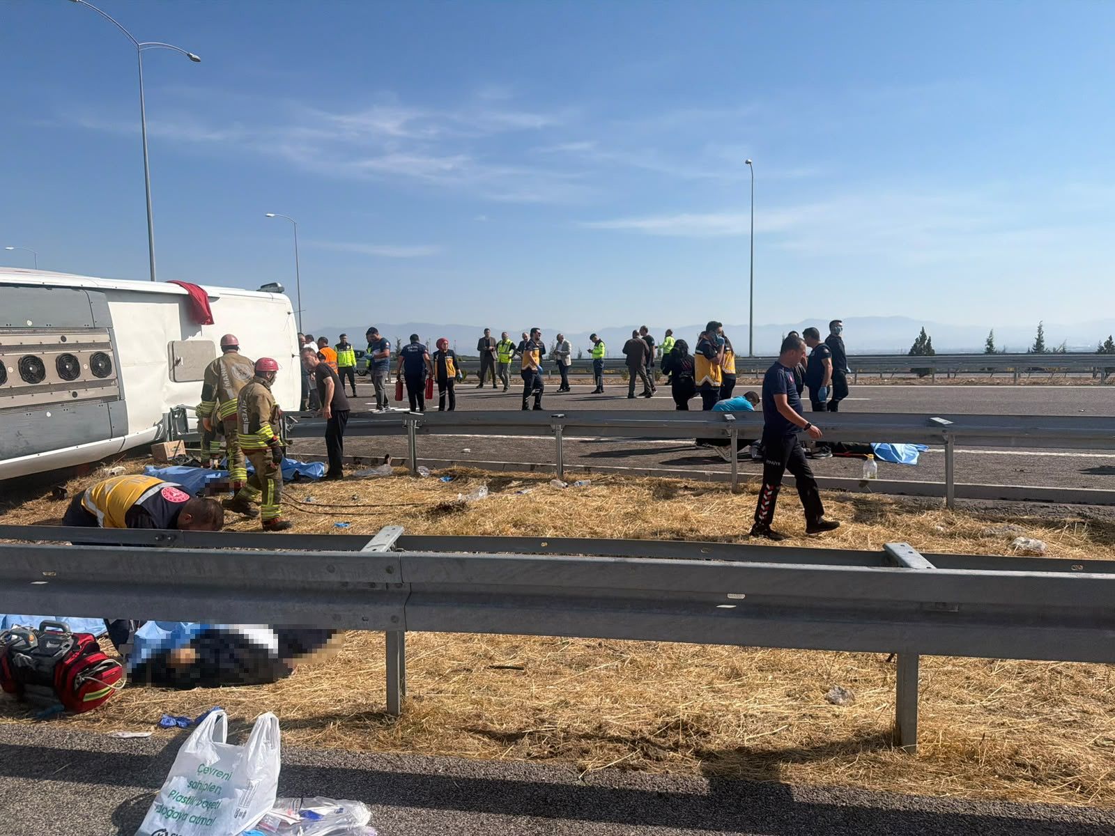 Manisa'da katliam gibi kaza: 11 ölü, 27 yaralı