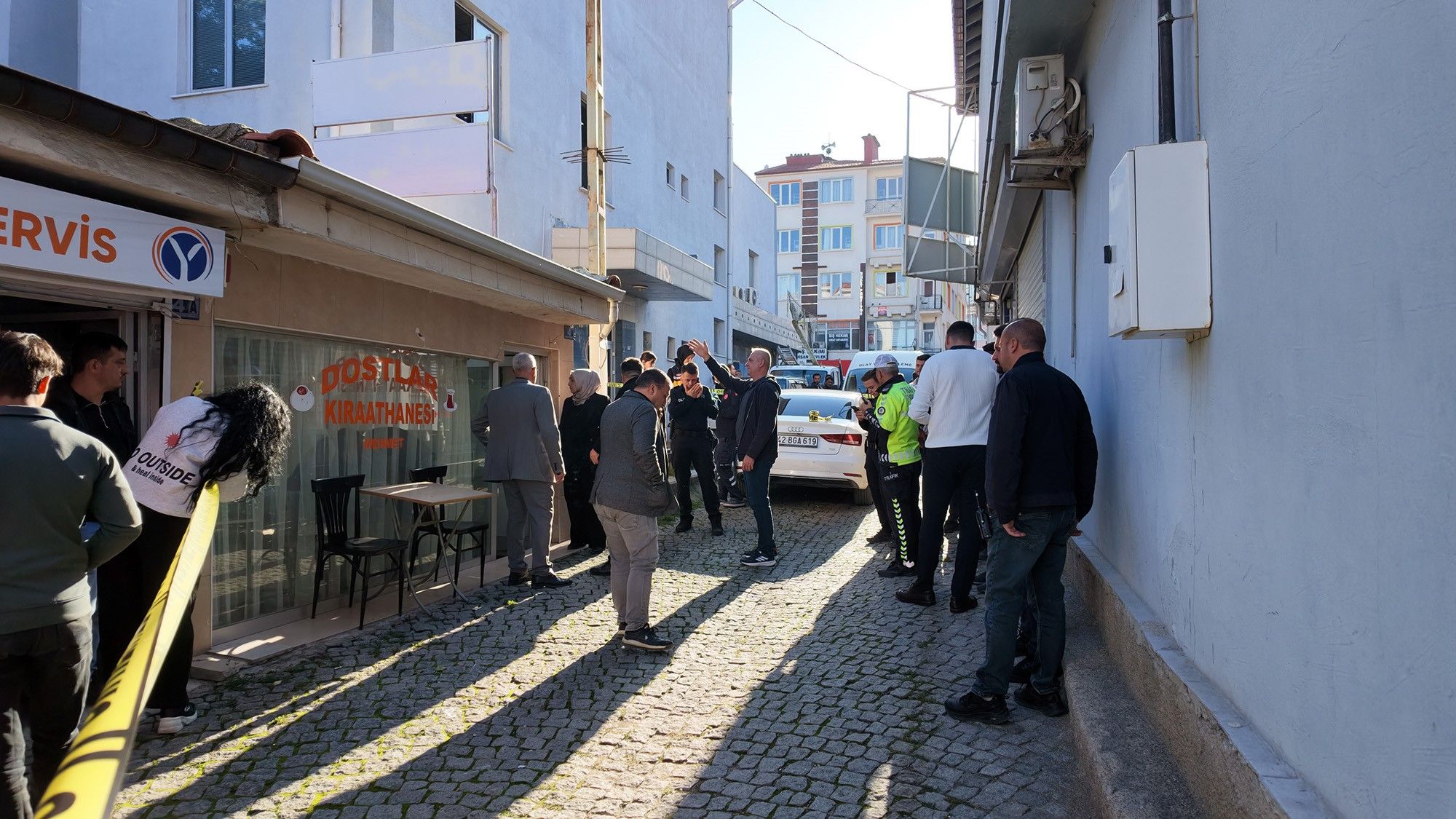 Kıraathaneye tüfekli saldırı: 1 ölü, 1 yaralı