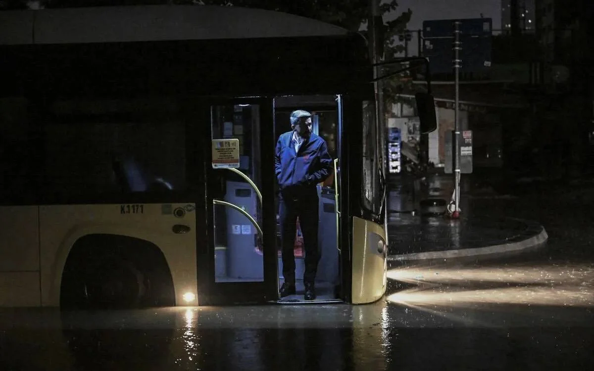 Meteoroloji Den Istanbul Dahil 48 Il Icin Sari Kodlu Uyari Cok Kuvvetli Yagis Ve Firtina Geliyor 1